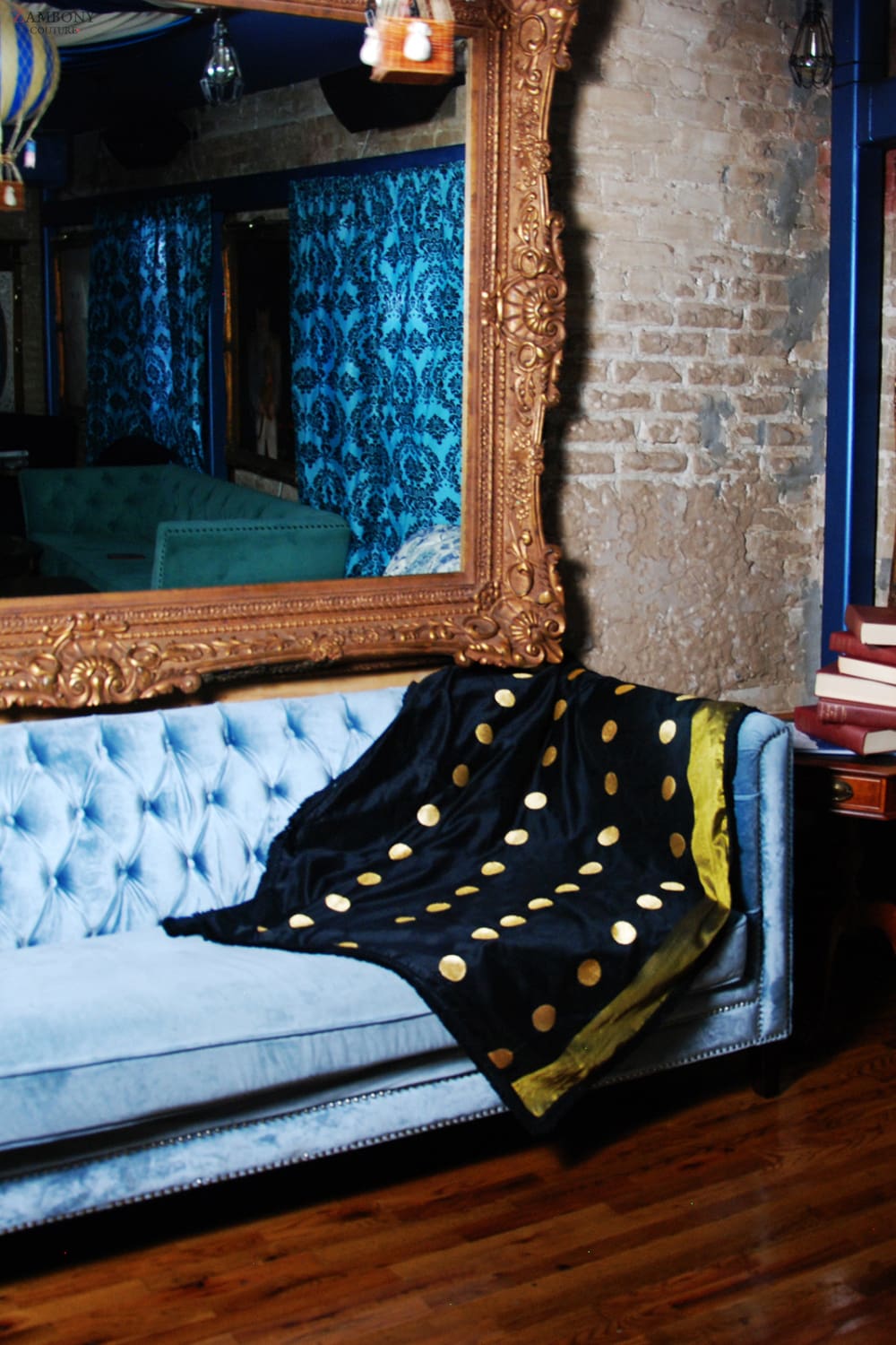 Black and Gold Vintage Throw - shopzambony